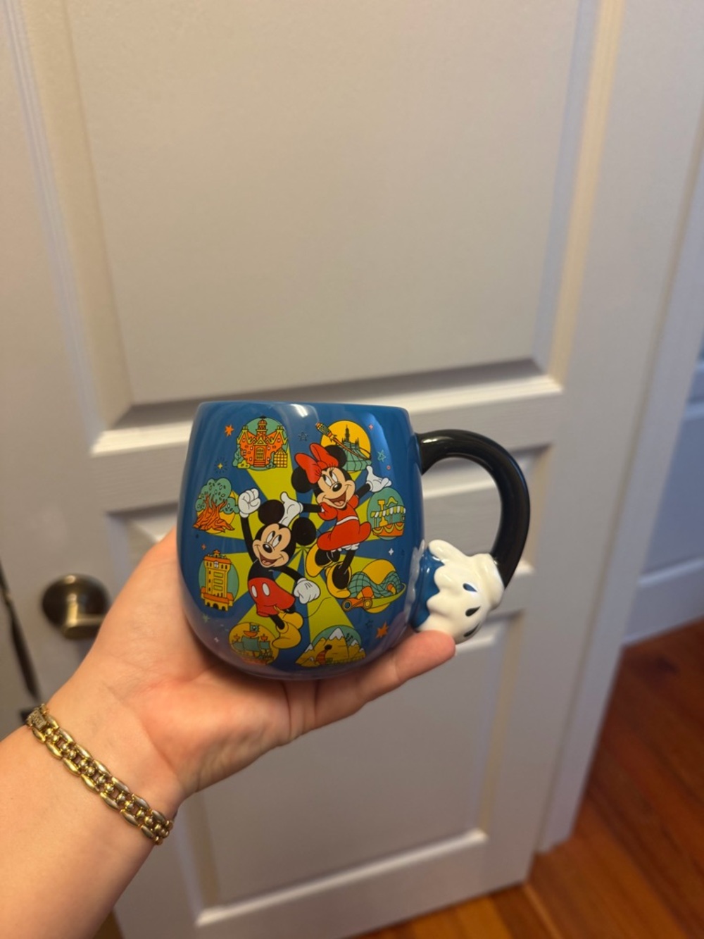 Brand New Disney Mickey & Minnie Blue Cartoon Mug with Glove Handle
